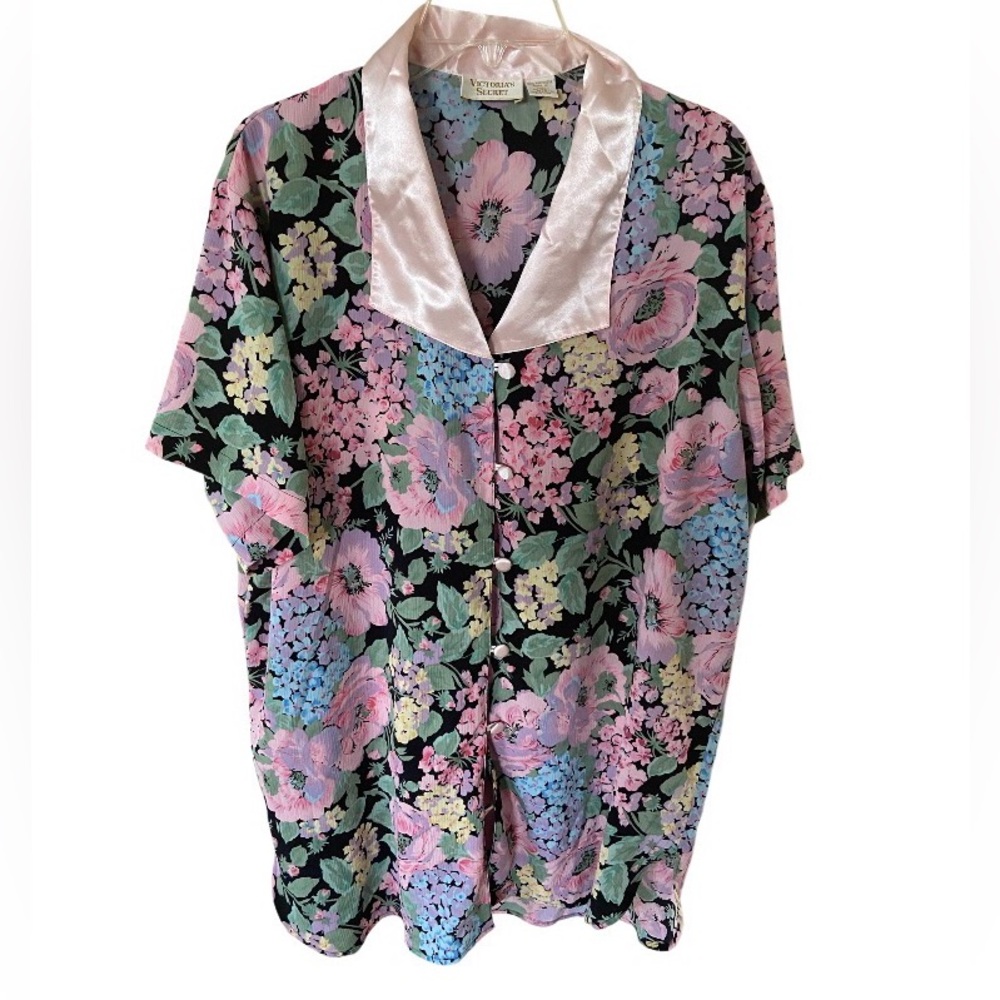 Vintage Victorias Secret night gown size S ( oversized) pink cover buttons